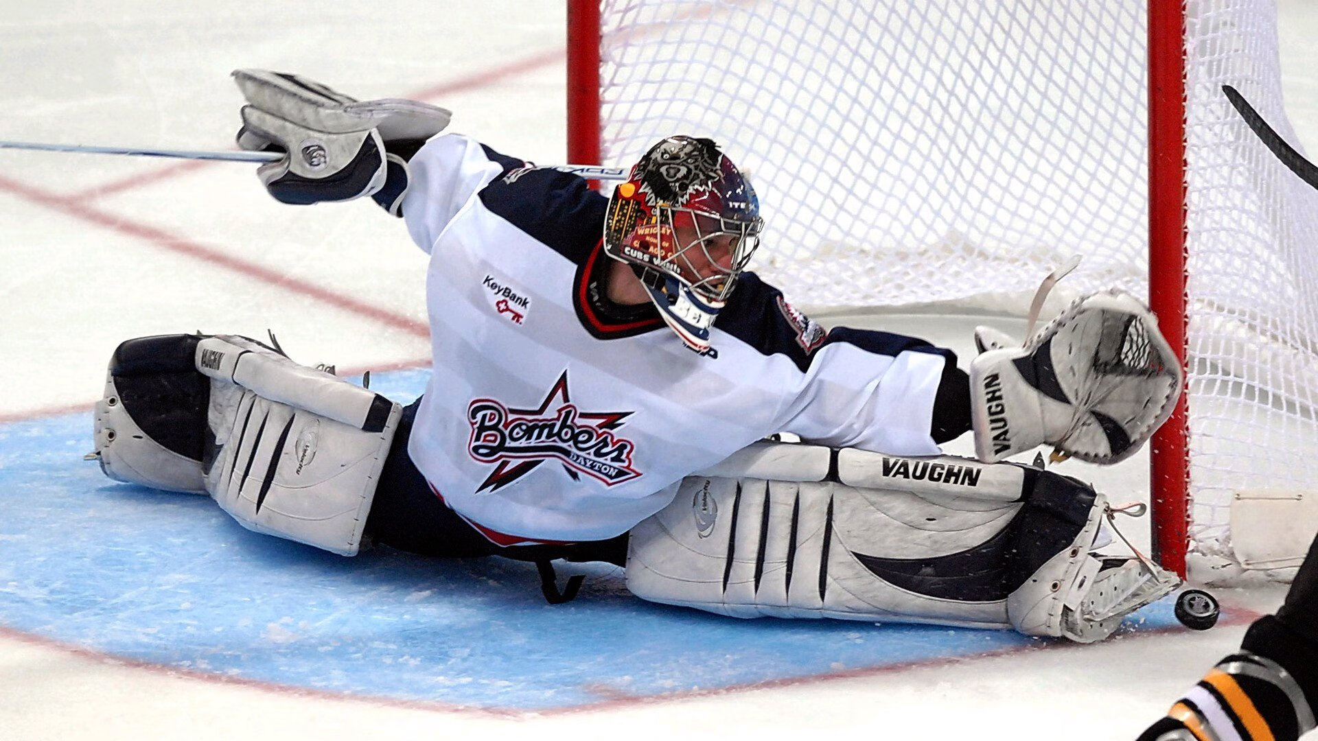 前场围抢成功助力闪电破门,前场抢断